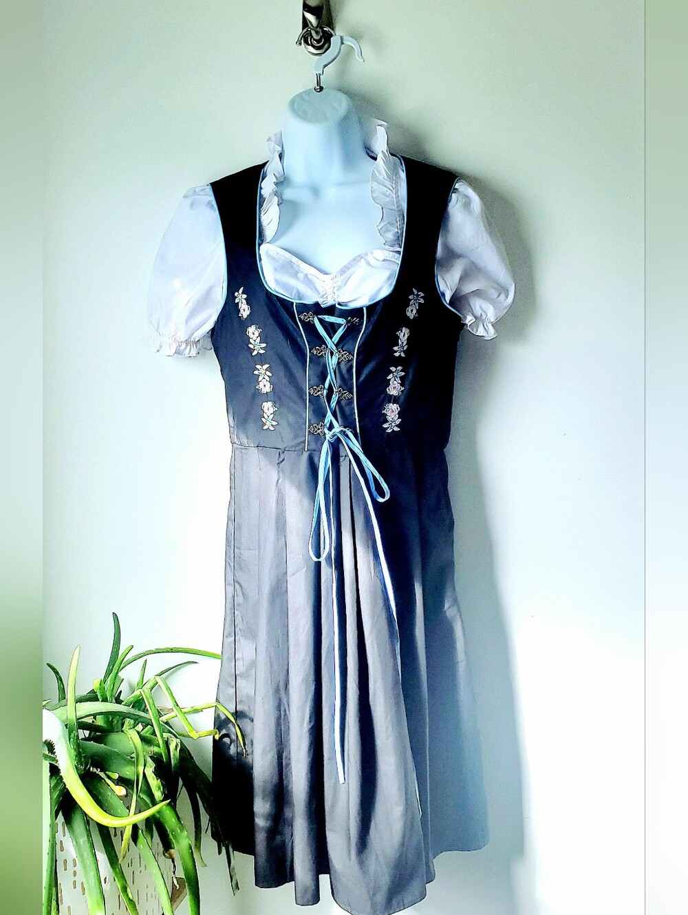 Jasambac 2 Piece  Womens Black German Dirndl Dress Size Medium Renissance